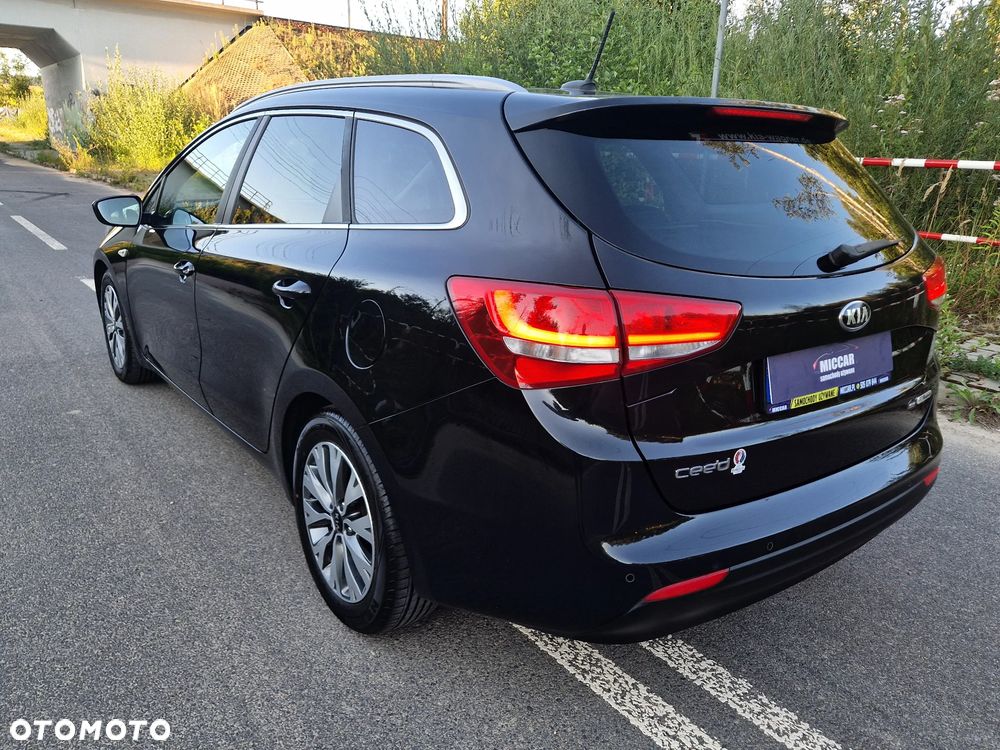 Kia Ceed 1.6 GDI Dream Team Edition - 6
