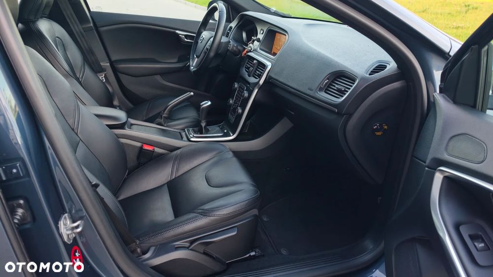Volvo V40 D3 Momentum - 16