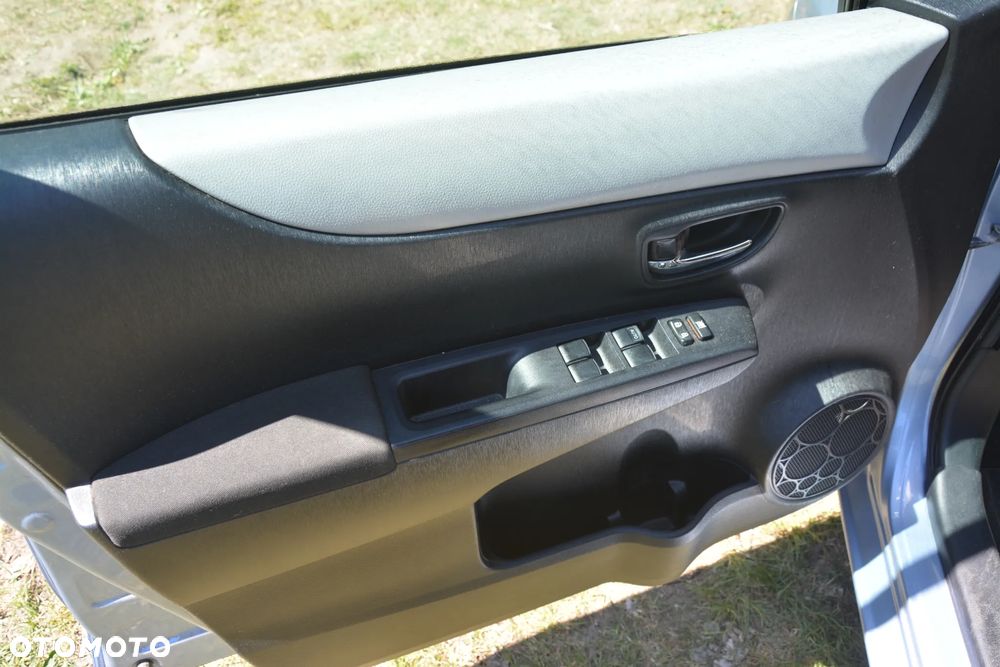Toyota Yaris Hybrid 100 Dynamic - 6