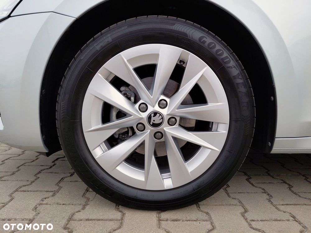 Skoda Octavia 1.5 TSI mHEV Selection DSG - 36