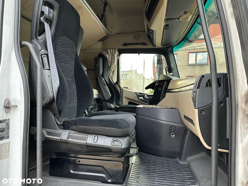 Mercedes-Benz ACTROS MP4 - 22