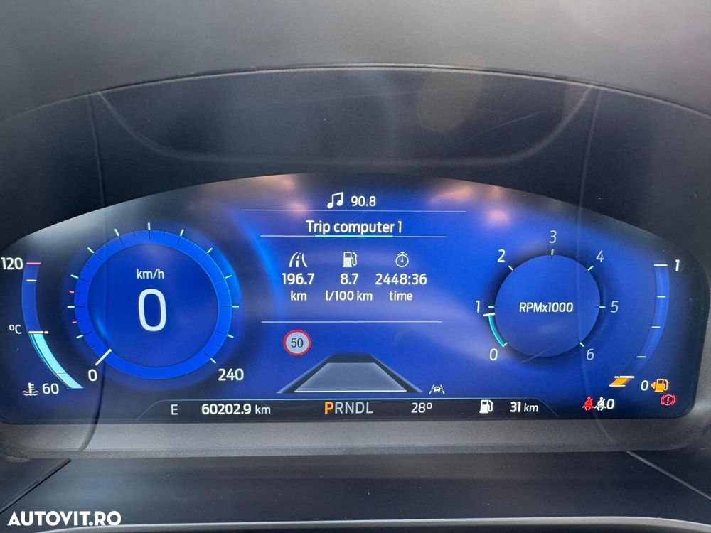 Ford Kuga - 8