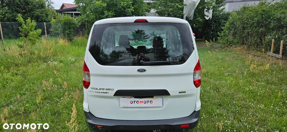 Ford Courier - 7
