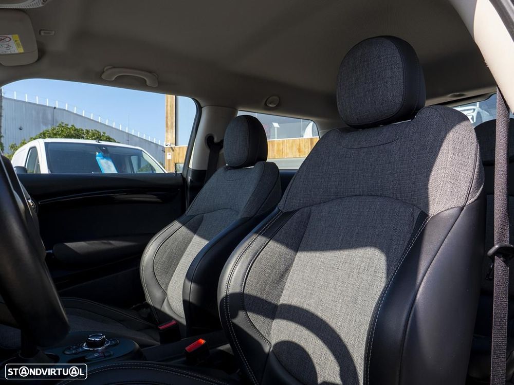 MINI 3 Portas Cooper SE Essential - 23