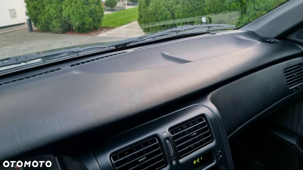 Toyota Carina - 12