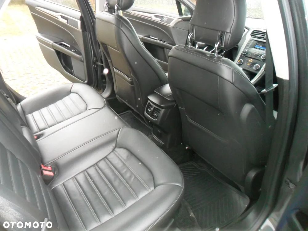 Ford Mondeo 2.0 EcoBoost Titanium - 17