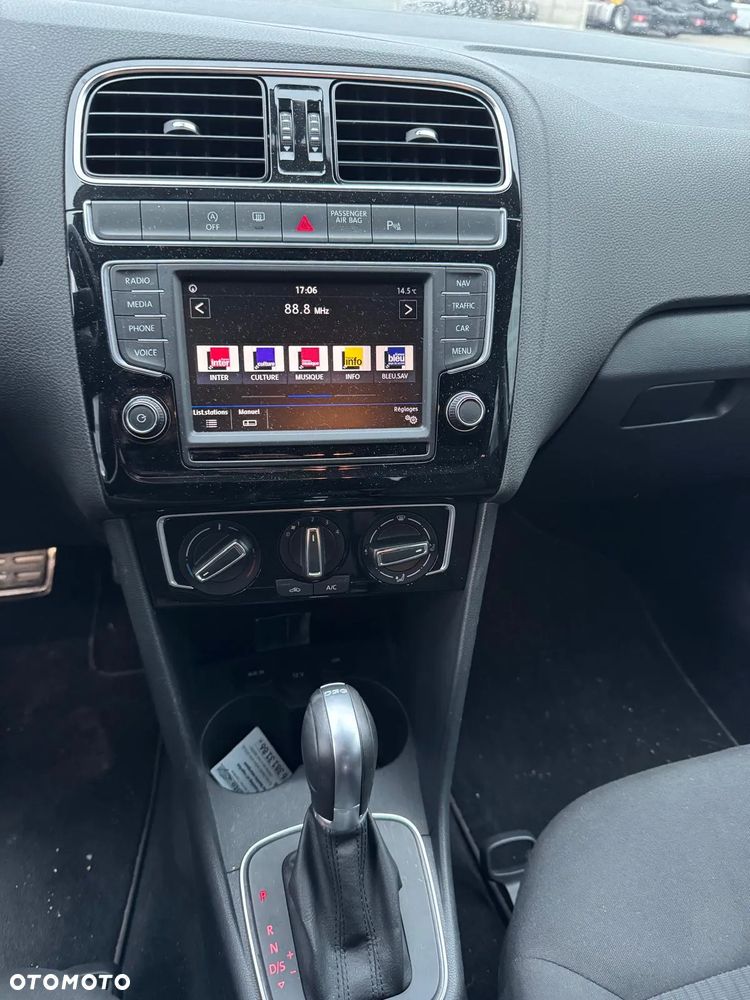 Volkswagen Polo 1.2 TSI DSG MATCH - 16