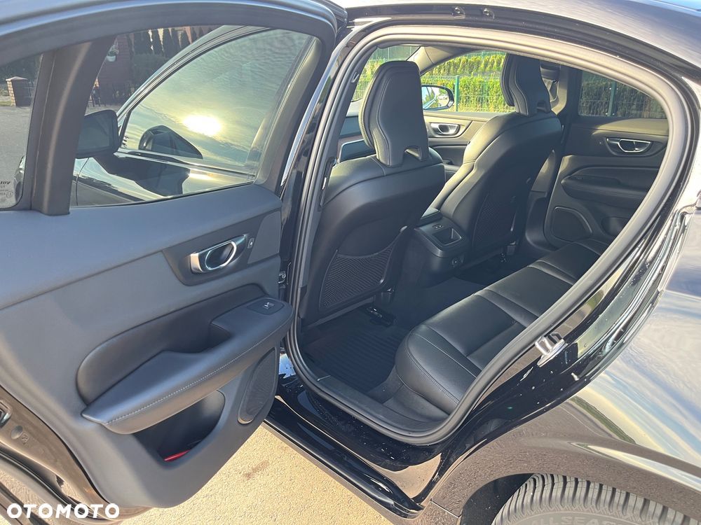 Volvo S60 B5 B AWD Plus Dark - 12