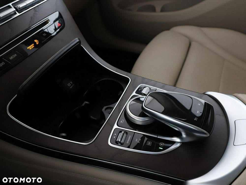 Mercedes-Benz GLC 220 d 4Matic 9G-TRONIC Exclusive - 29