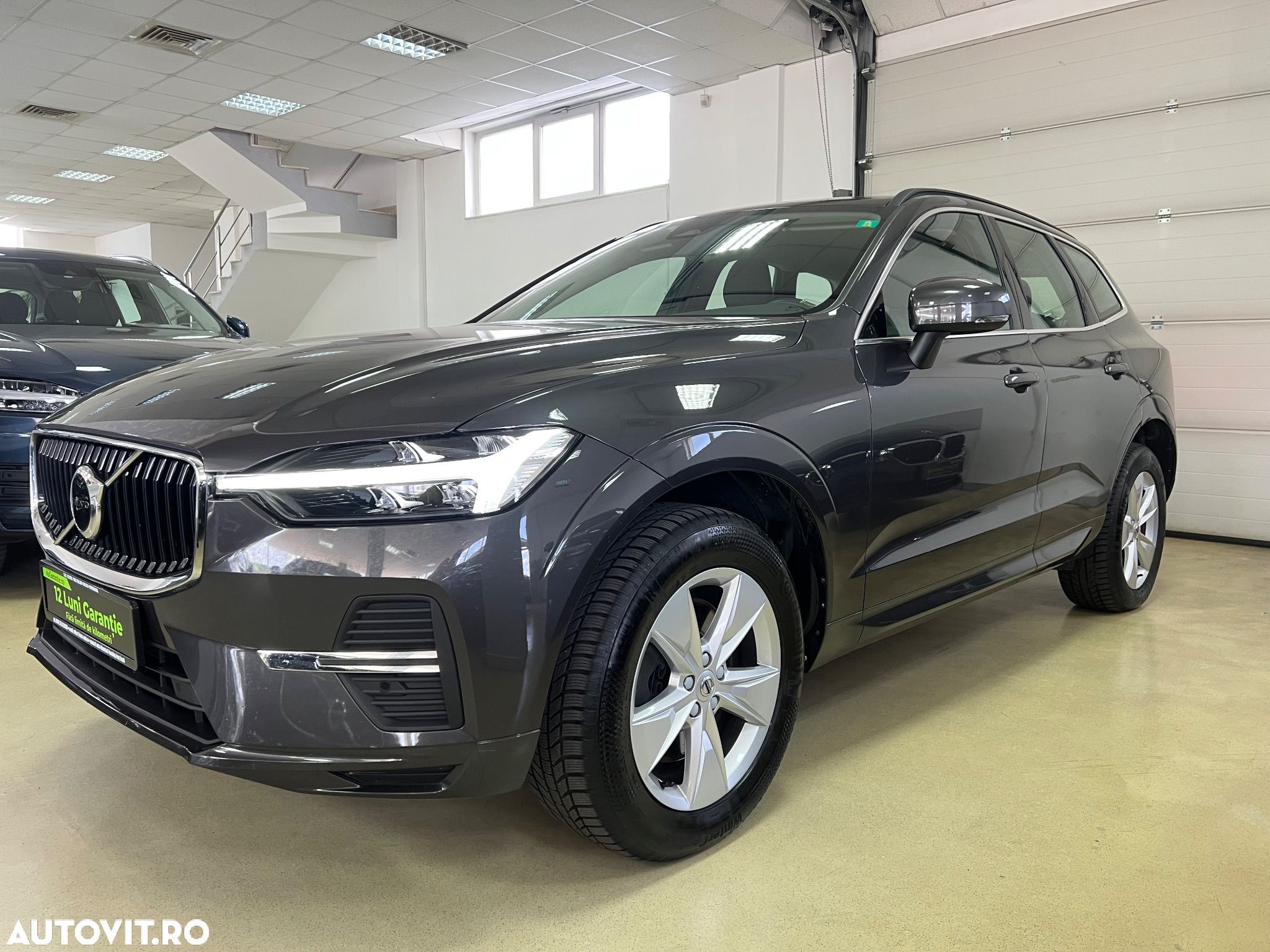 Volvo XC 60 B4 MHEV AT8 AWD Momentum Pro - 1