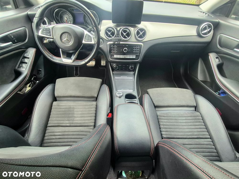Mercedes-Benz CLA 180 7G-DCT AMG Line - 7