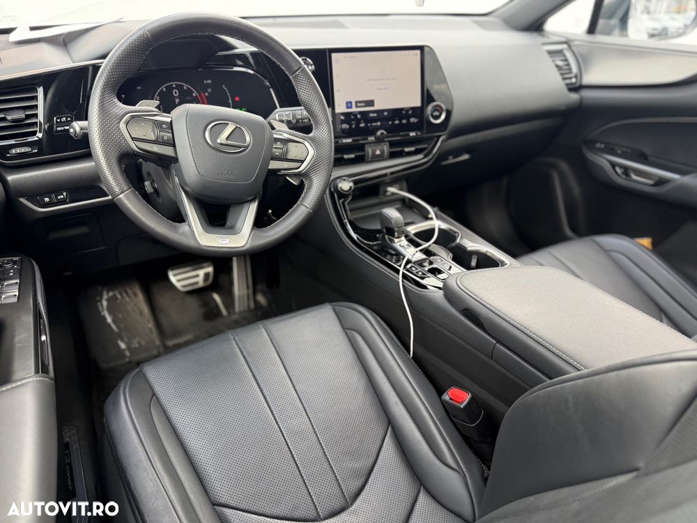 Lexus Seria NX - 5
