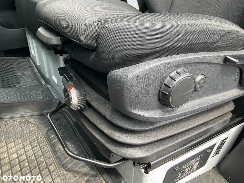 Mercedes-Benz Sprinter - 10