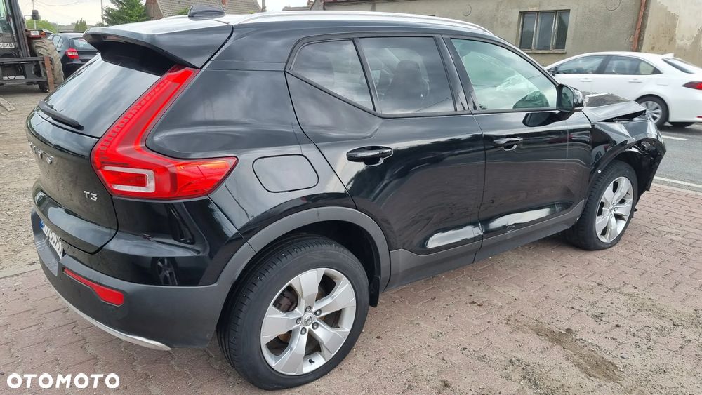 Volvo XC 40 T3 Geartronic Momentum Pro - 2