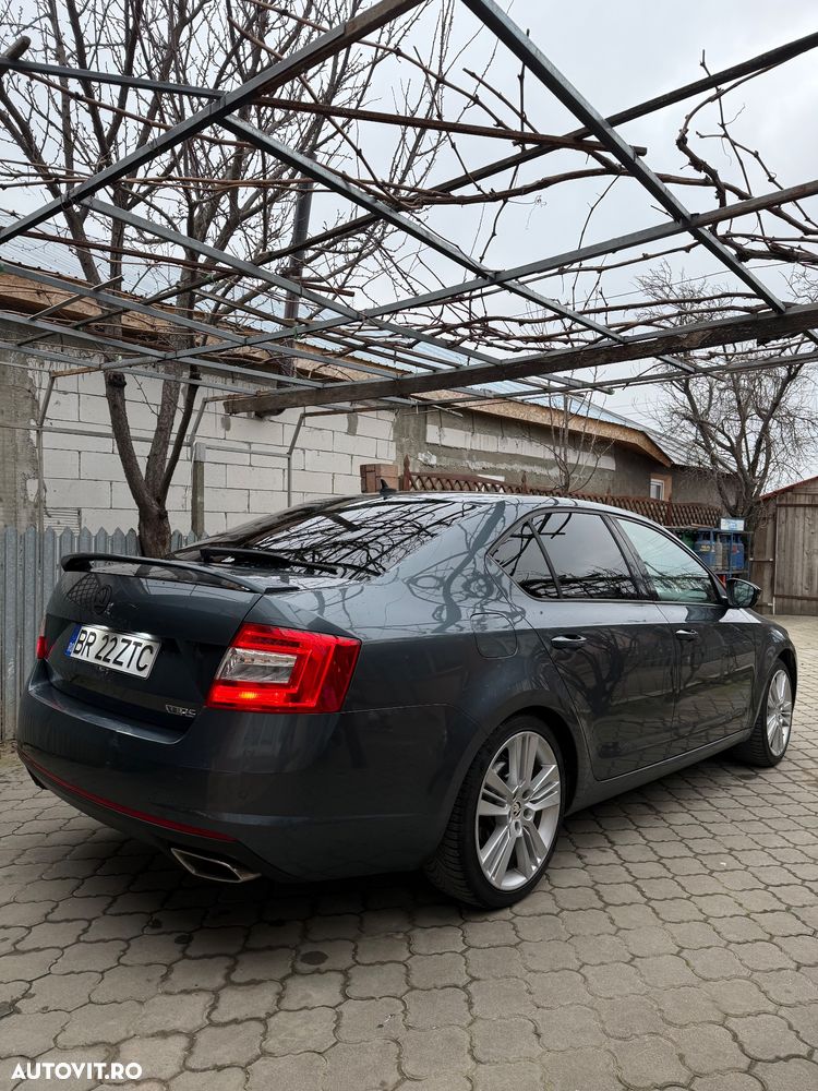 Skoda Octavia 2.0 TDI DSG RS - 11