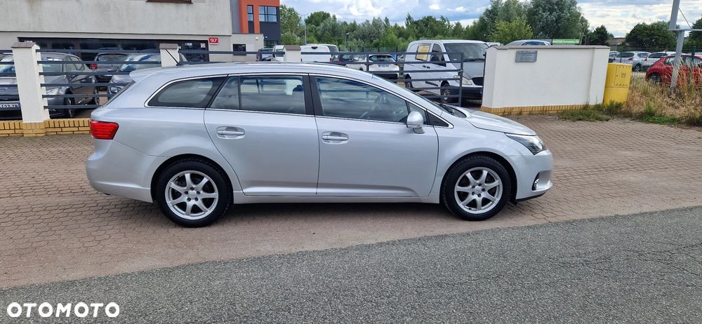 Toyota Avensis 2.2 D-4D Comfort - 4