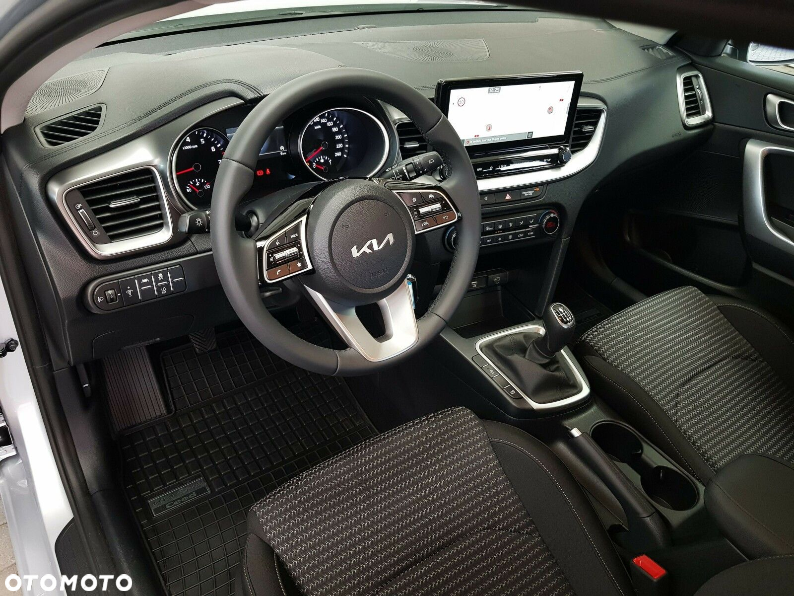 Kia Ceed - 15