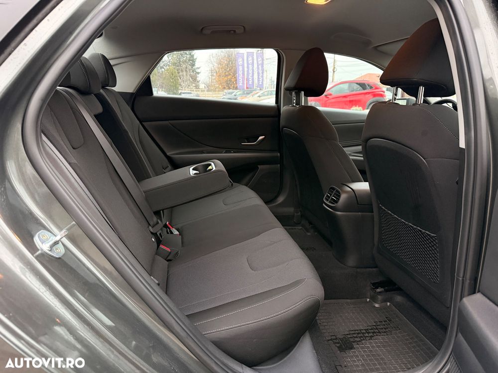 Hyundai Elantra 1.6 l 123 CP 6MT Highway - 20