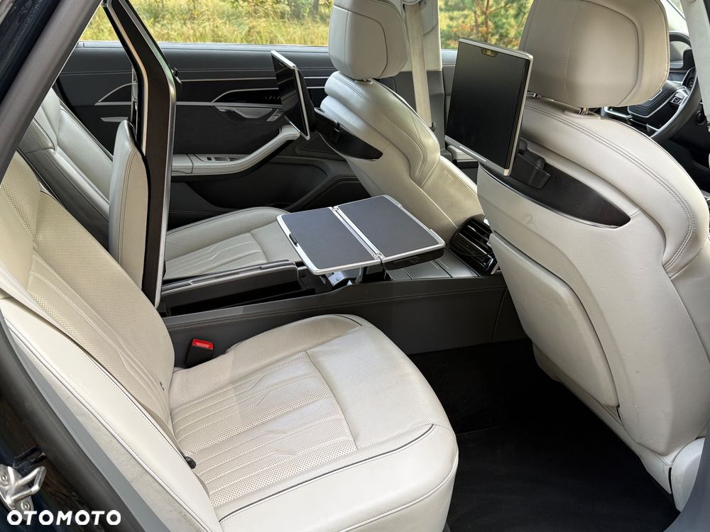 Audi A8 - 12