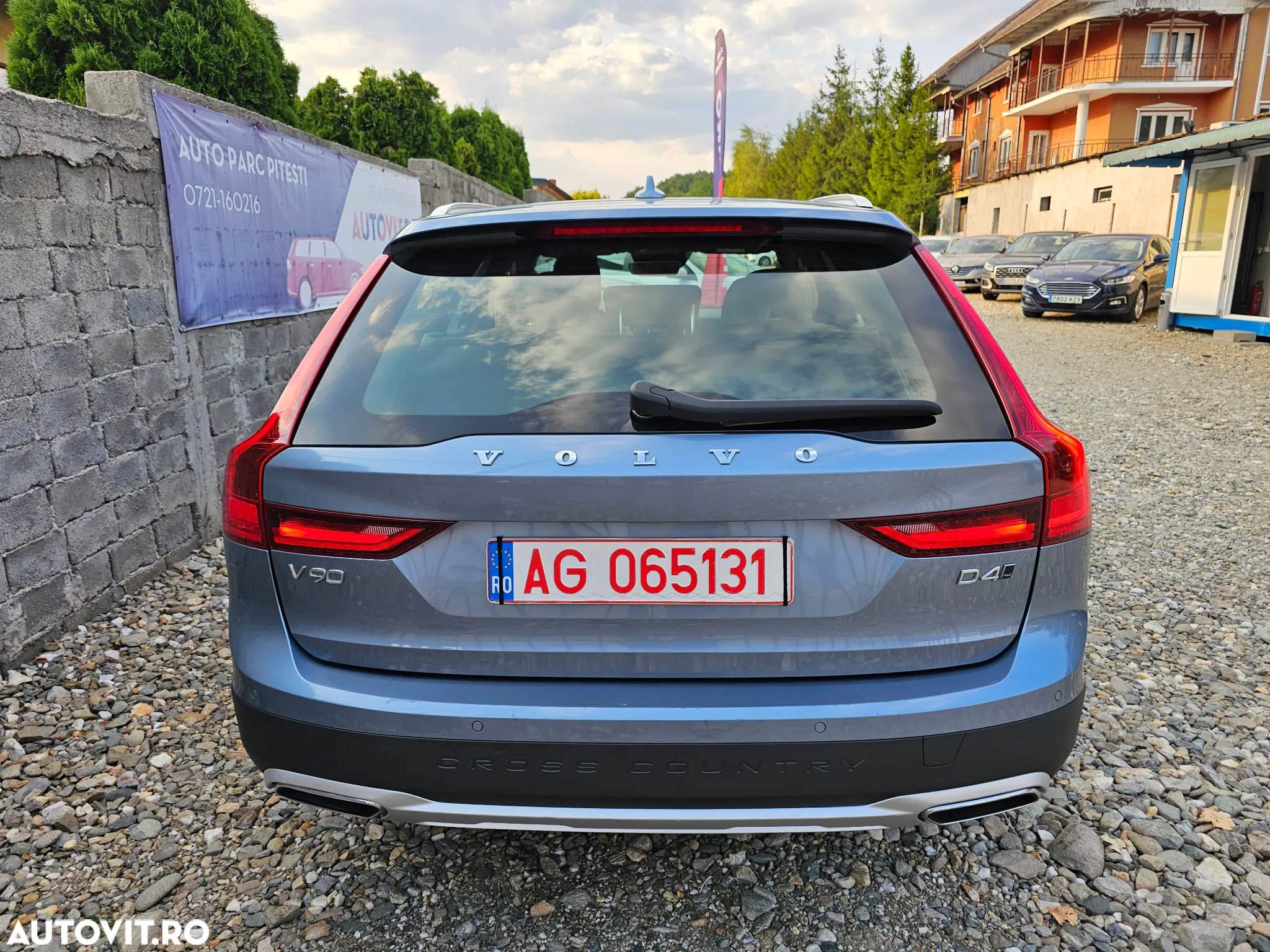 Volvo V90 Cross Country D4 AWD Geartronic Pro - 5