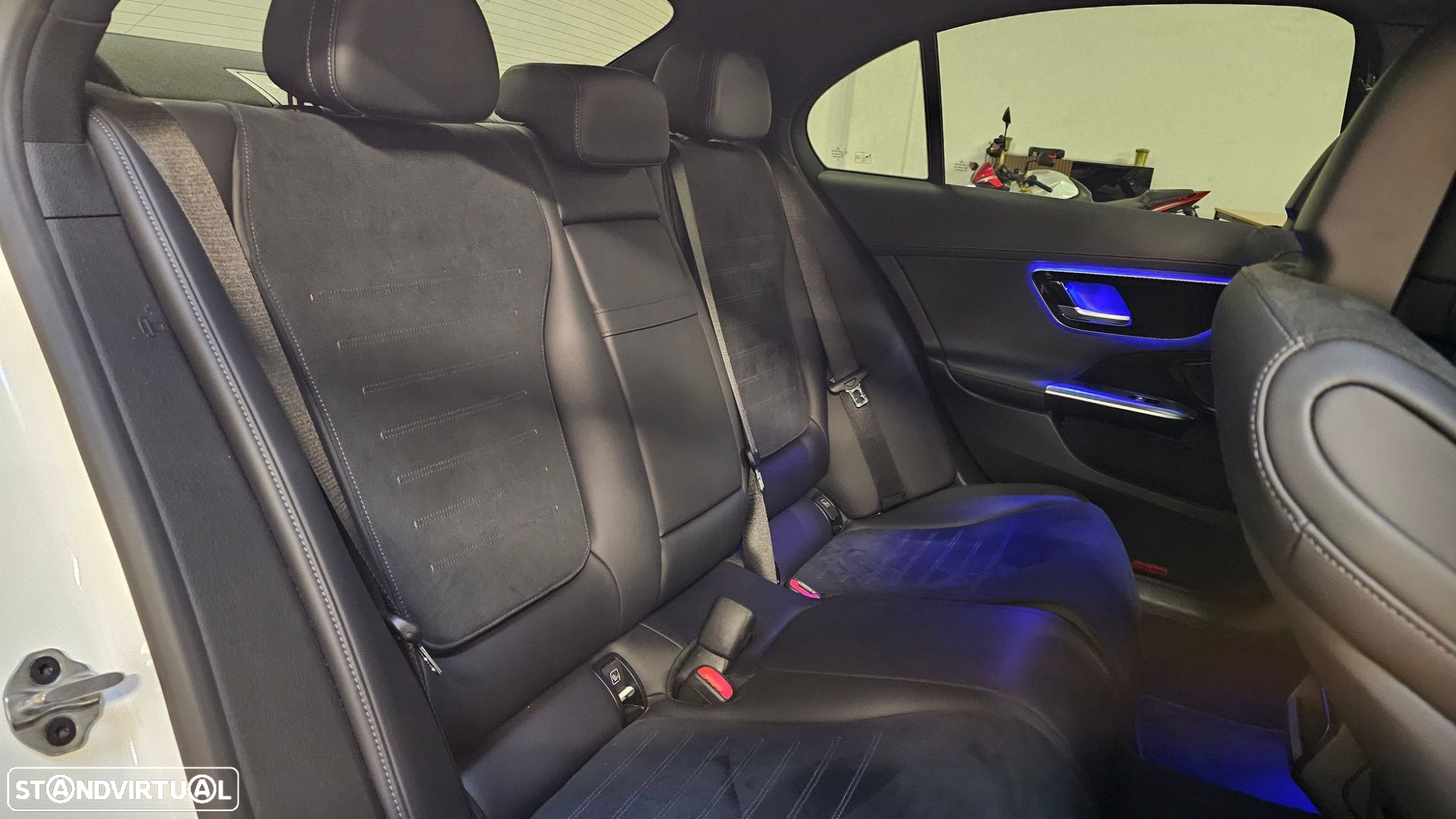 Mercedes-Benz C 300 d AMG Line - 38