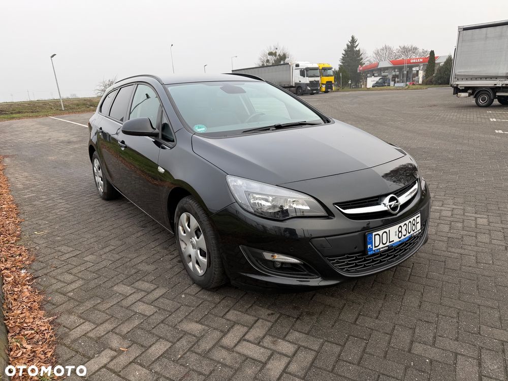 Opel Astra 1.4 Turbo 150 Jahre - 4