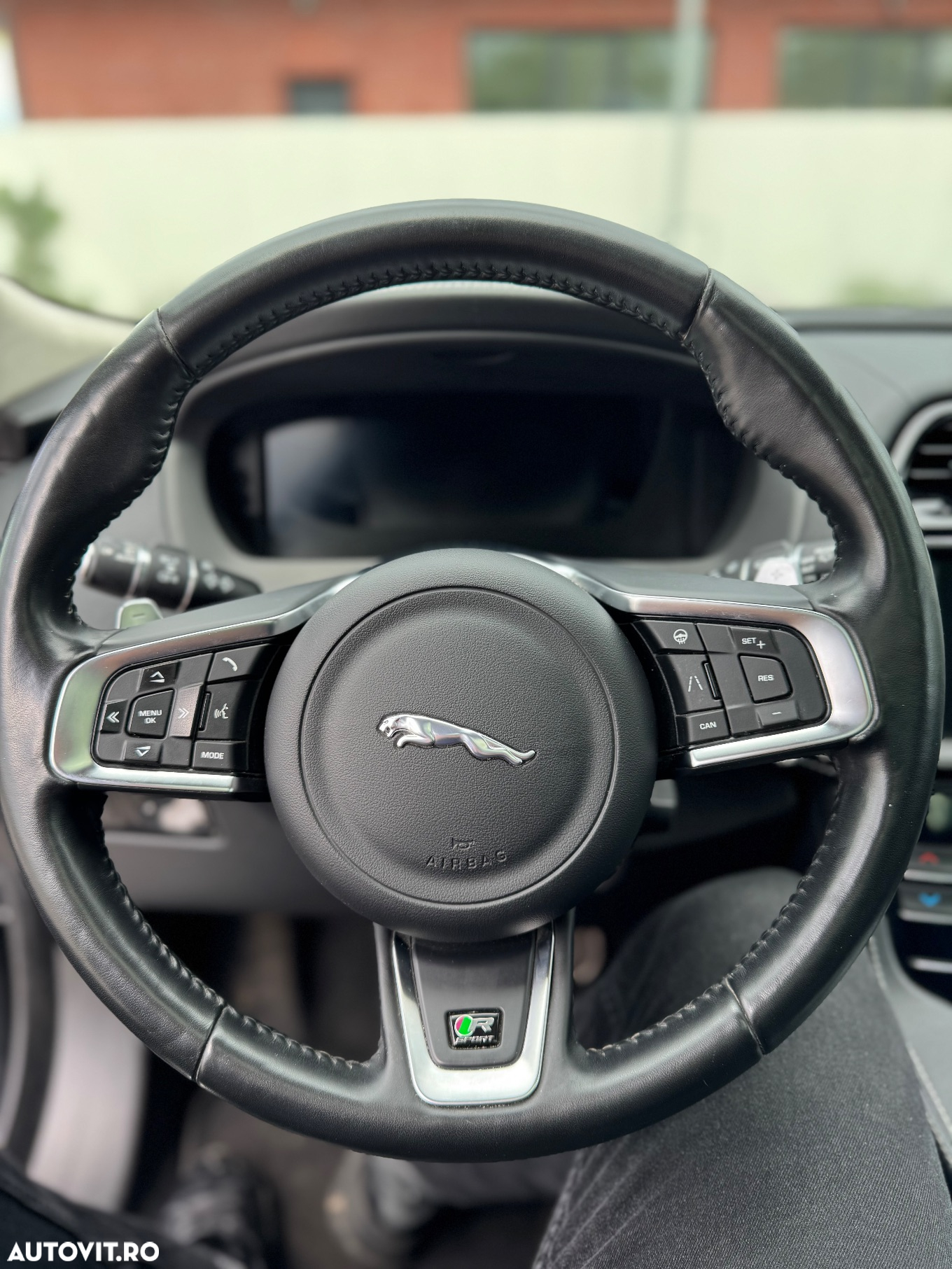 Jaguar F-Pace 30d AWD R-Sport - 10