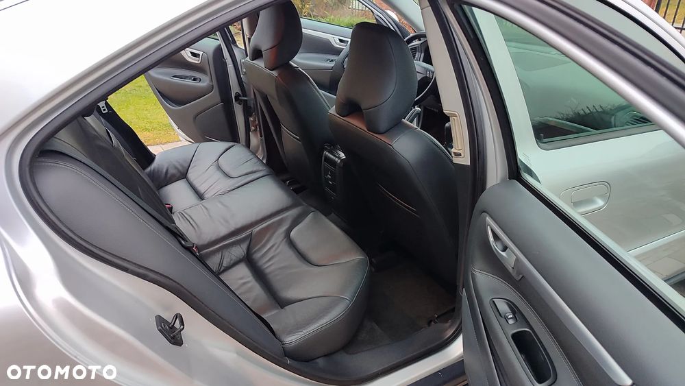 Volvo S60 D5 Kinetic - 25