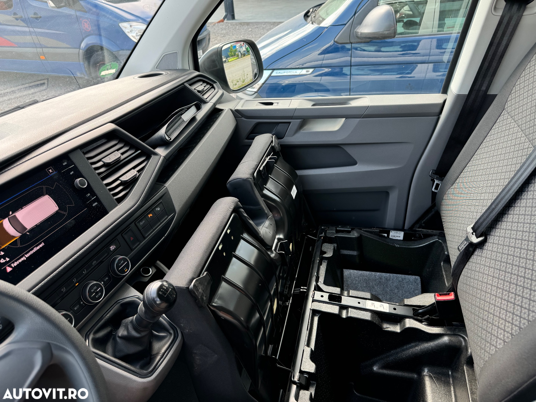 Volkswagen Caravelle T6.1 2.0 TDI 110 kW KR Highline - 26