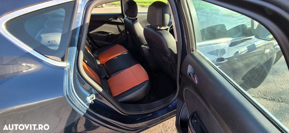 Opel Astra 1.7 CDTI DPF Cosmo - 12