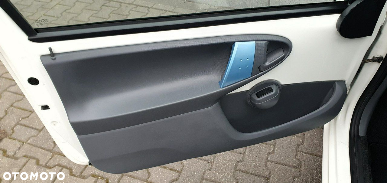 Peugeot 107 - 14