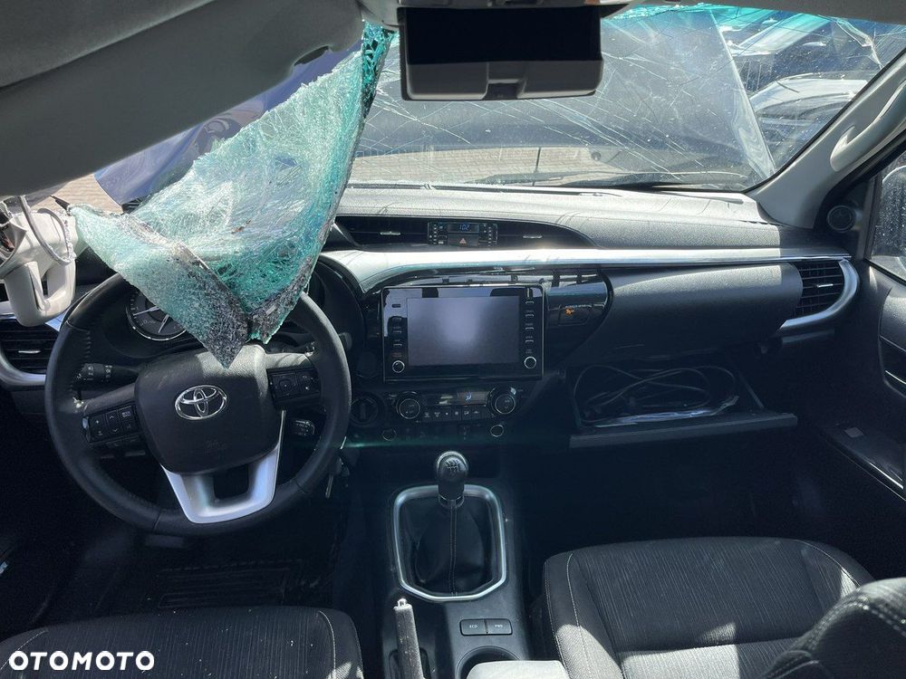 Toyota Hilux 2.8 D-4D Double Cab Live 4x4 - 9