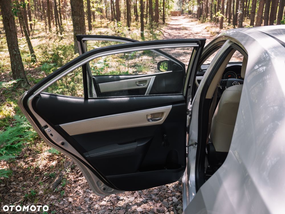 Toyota Corolla - 33