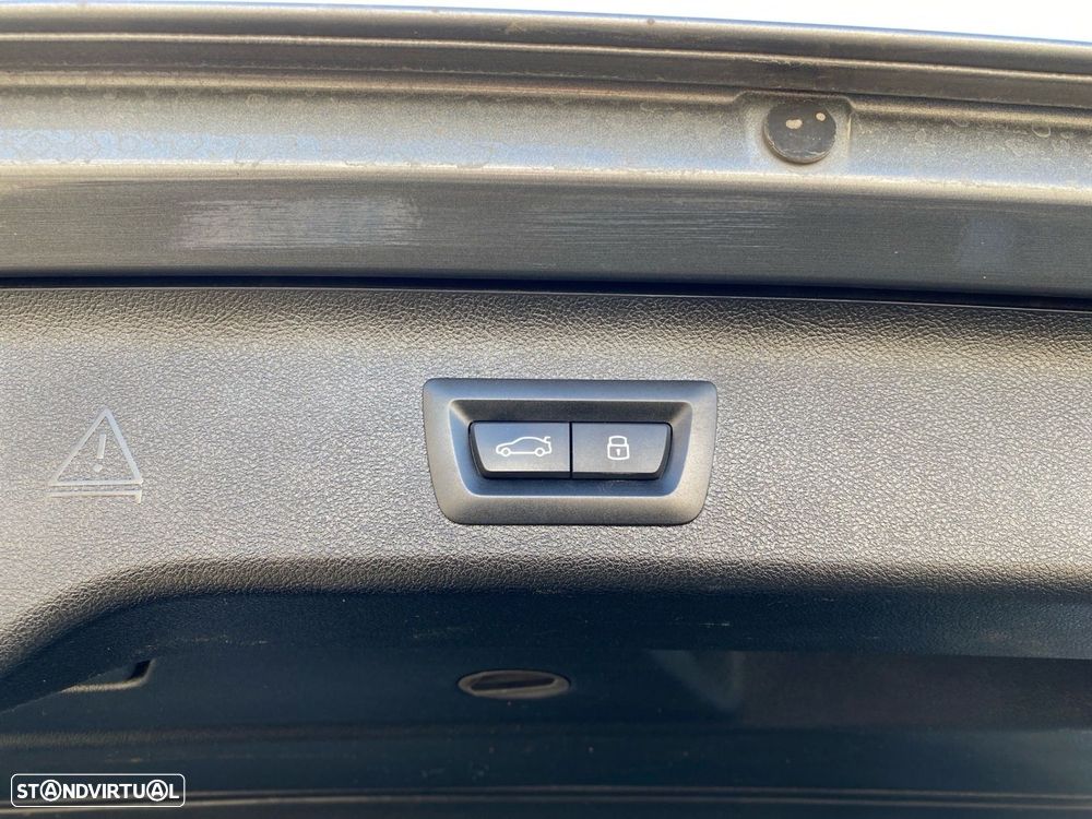 BMW 530 e Pack Desportivo M - 25