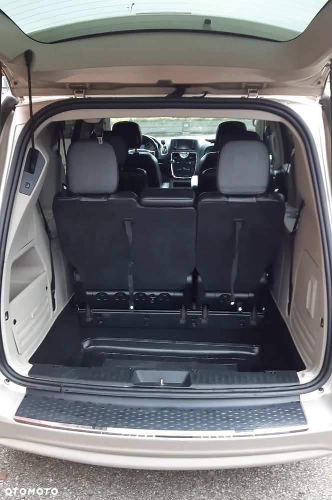 Chrysler Town & Country 3.6 Touring - 12