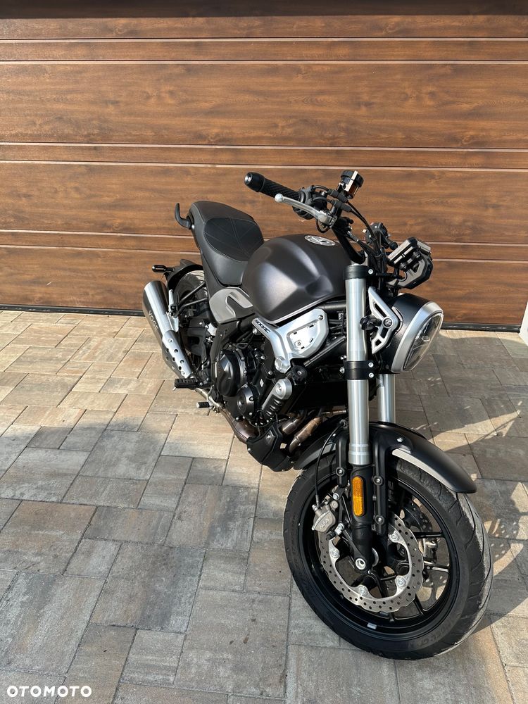 VOGE 500AC - 6