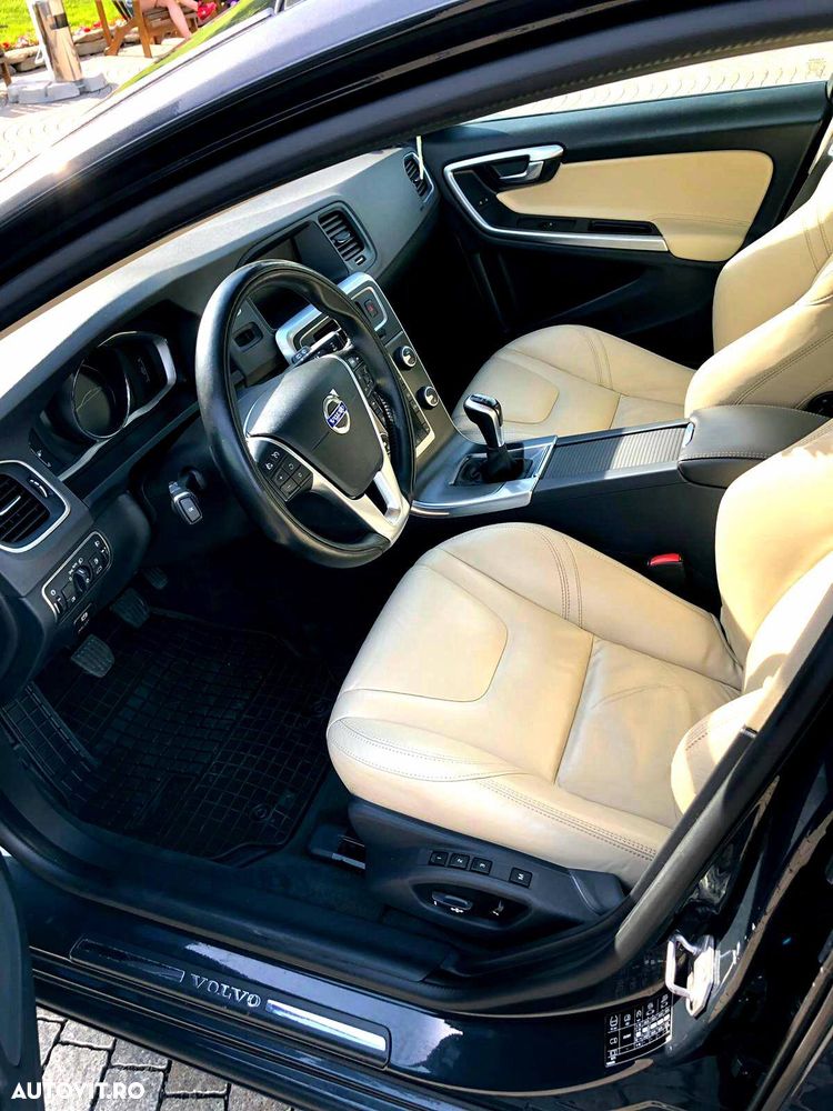 Volvo V60 D4 Summum - 5