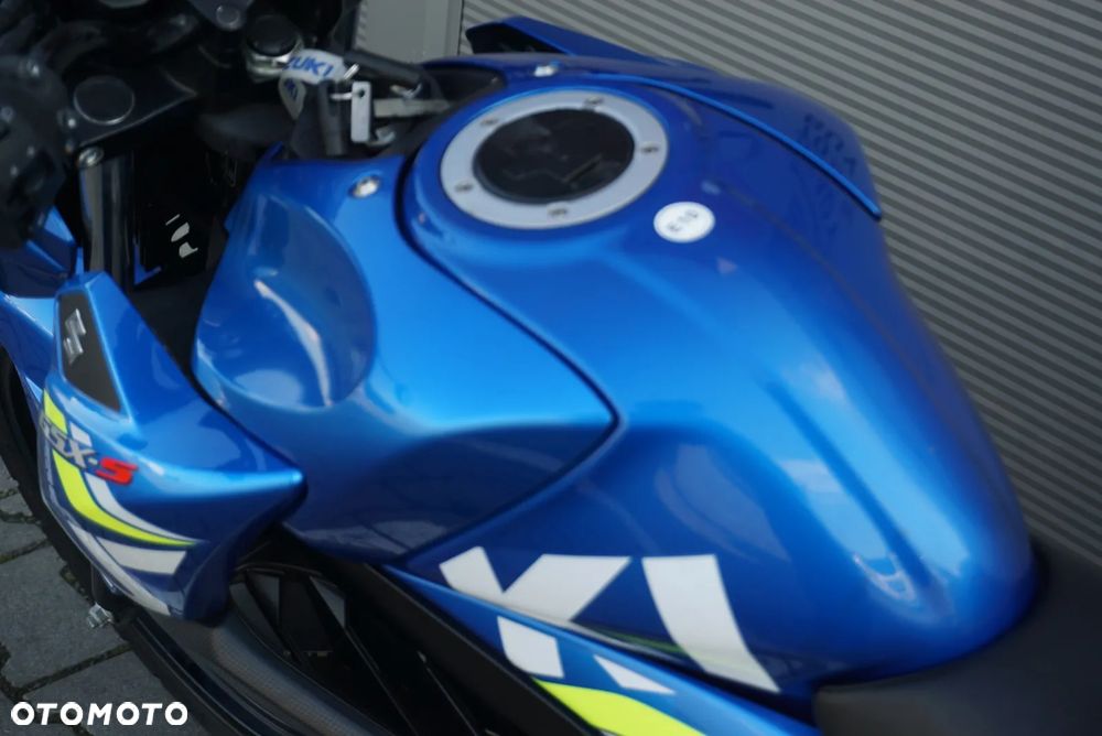 Suzuki GSX - 5