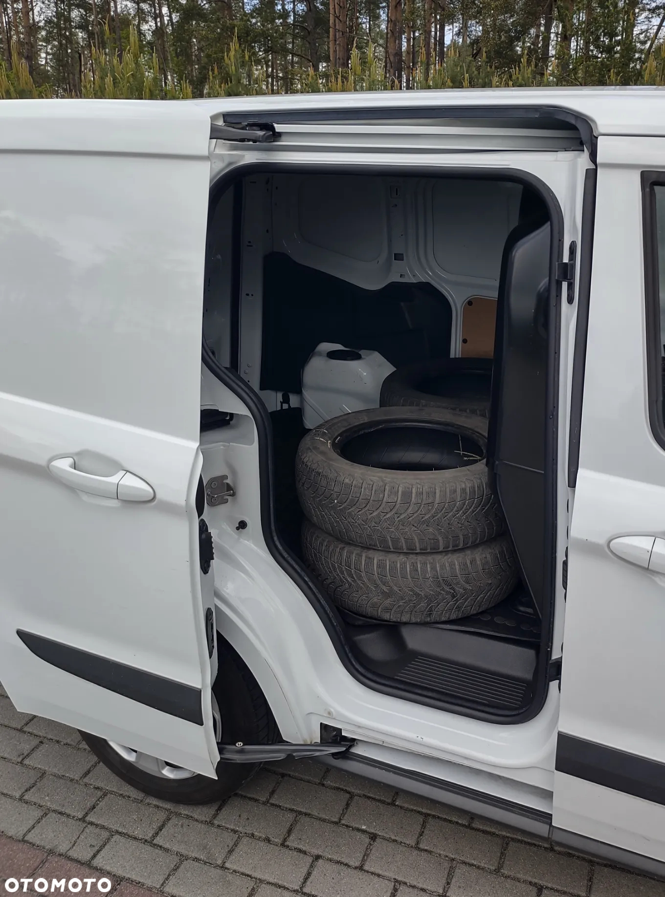 Ford Transit Courier - 4