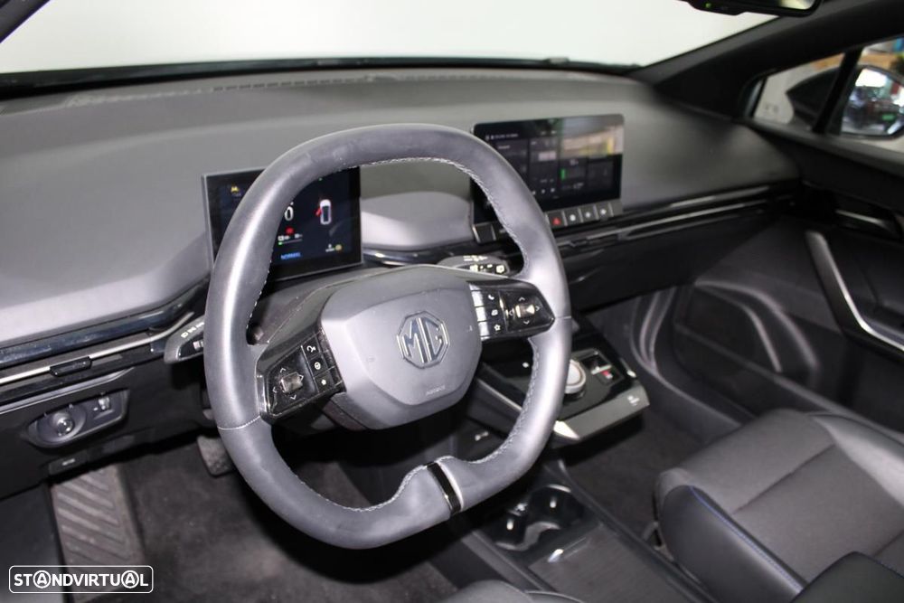 MG MG4 64 kWh Luxury - 12