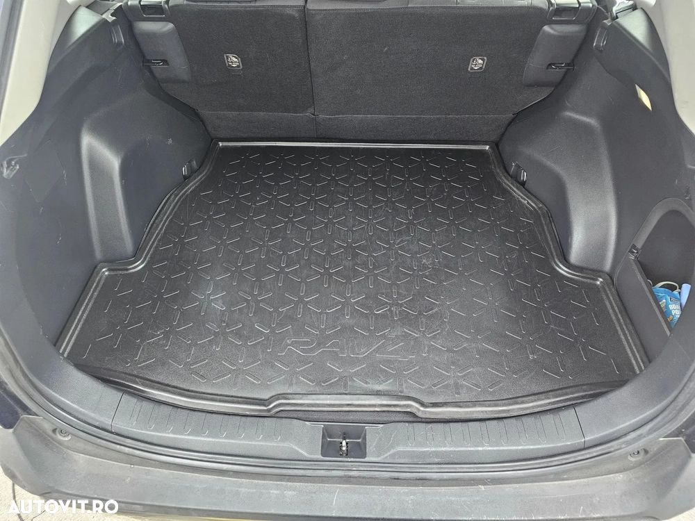 Toyota RAV4 2.5 4x4 Team Deutschland - 10