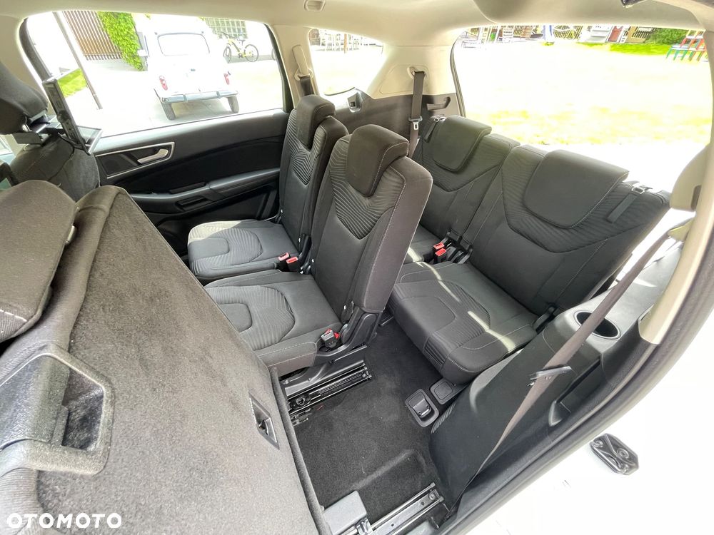 Ford S-Max - 34