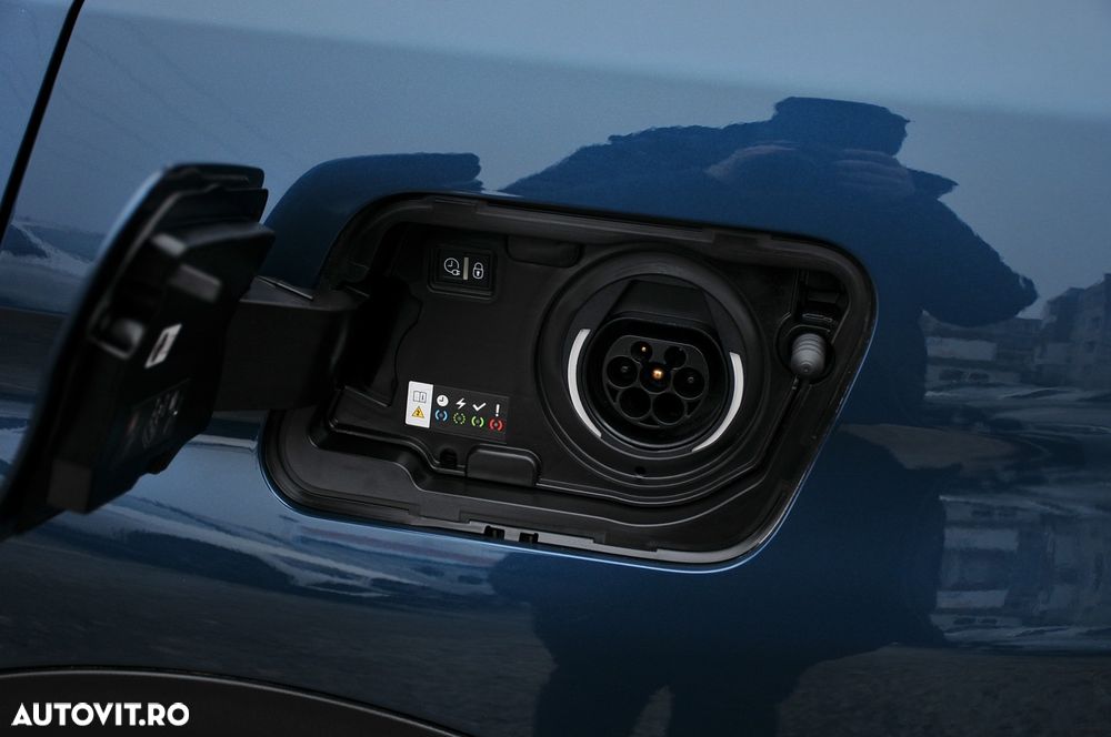 Peugeot 3008 Plug-In Hybrid 225 e-EAT8 GT - 30