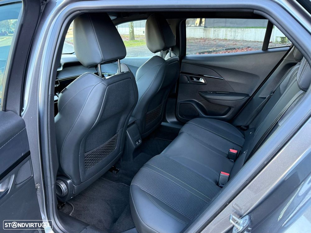 Peugeot 2008 1.2 PureTech GT Line EAT8 - 22