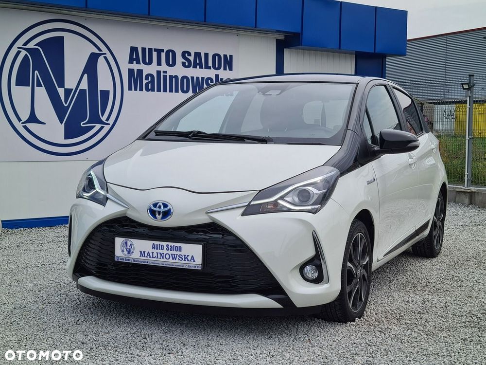 Toyota Yaris Hybrid 100 Premium - 10