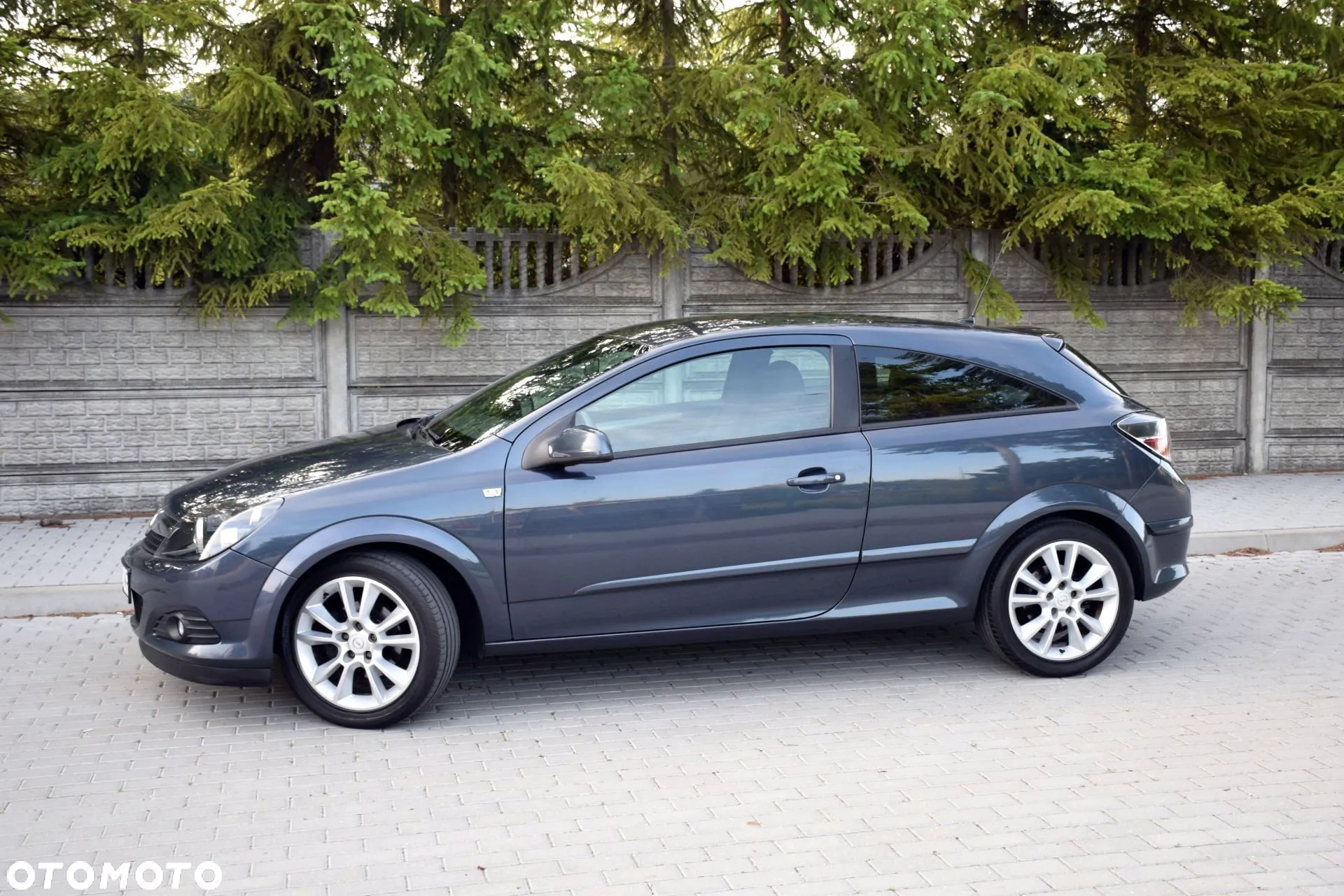 Opel Astra III GTC 1.6 Cosmo - 6