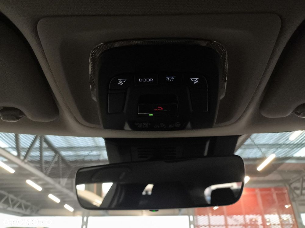 Toyota Corolla 1.8 Hybrid Style - 28