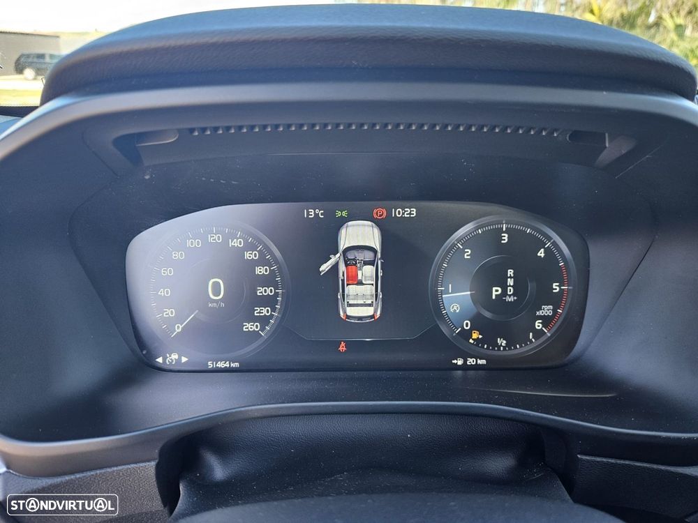 Volvo XC 40 D4 AWD Geartronic Momentum Pro - 26