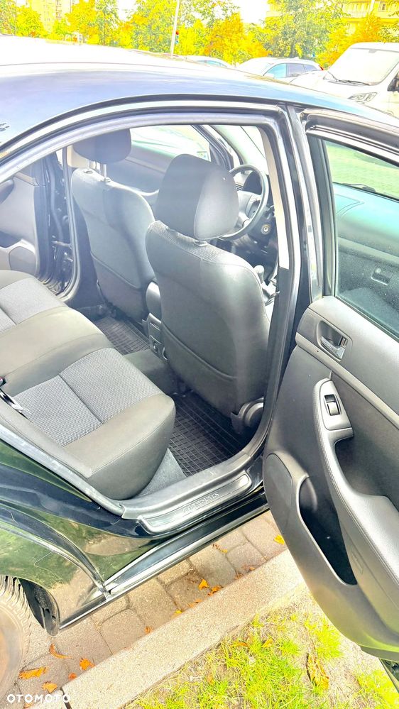 Toyota Avensis 1.8 VVT-i Sol - 15
