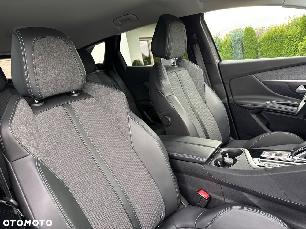 Peugeot 3008 1.5 BlueHDi Allure Pack S&S EAT8 - 23
